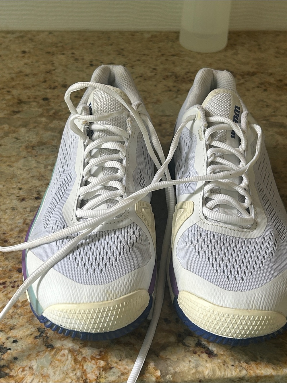 Wilson Women’s  White  Tennis 🎾 Shoes - Picture 8 of 8